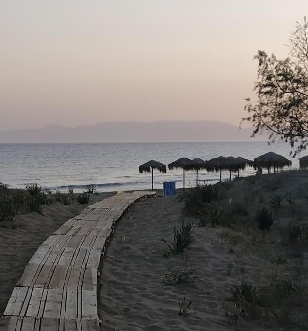 Sun And Sea 2 Elika Lakonias Apartment Luaran gambar
